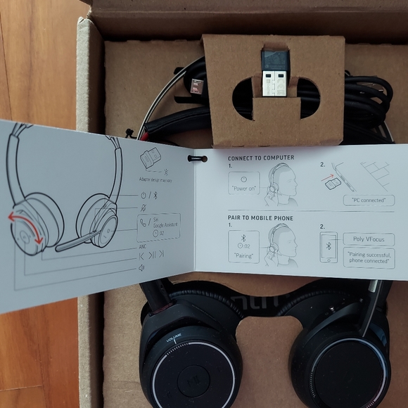 Poly plantronics voyager focus UC headphones NIB - Picture 3 of 7